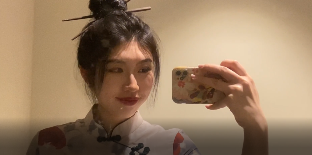 Wearing a cheongsam to the graduation ceremony!   穿着旗袍参加毕业典礼 毕业快乐  | Yifan LAN